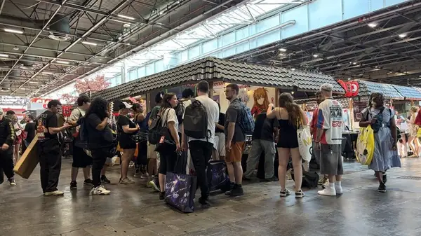 Allée de Japan Expo devant le stand
